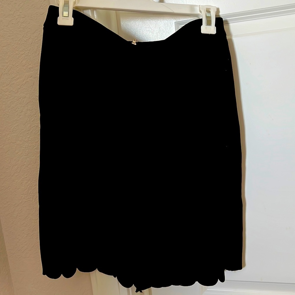 Brand new boutique skirt by Maison Jules. Cute scalloped bottom.
